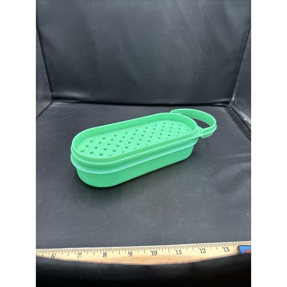 Tupperware‎ Cheese Grater and Storage Keeper Green Jadeite